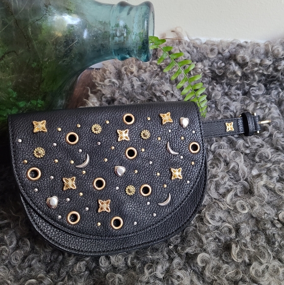 SWAPPED - NWOT BCBGeneration Belt Bag - Picture 7 of 8
